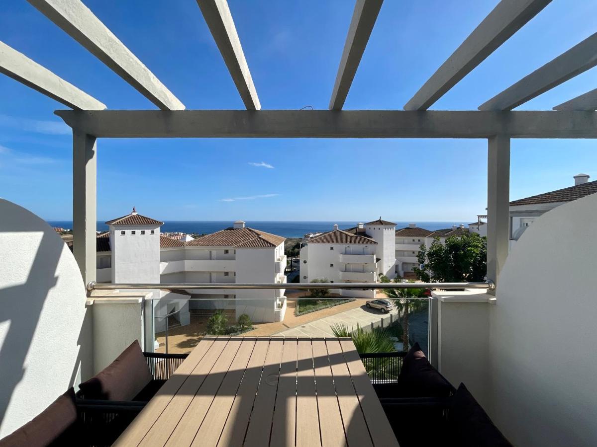 Hill Sea View Apartment Манилва Экстерьер фото