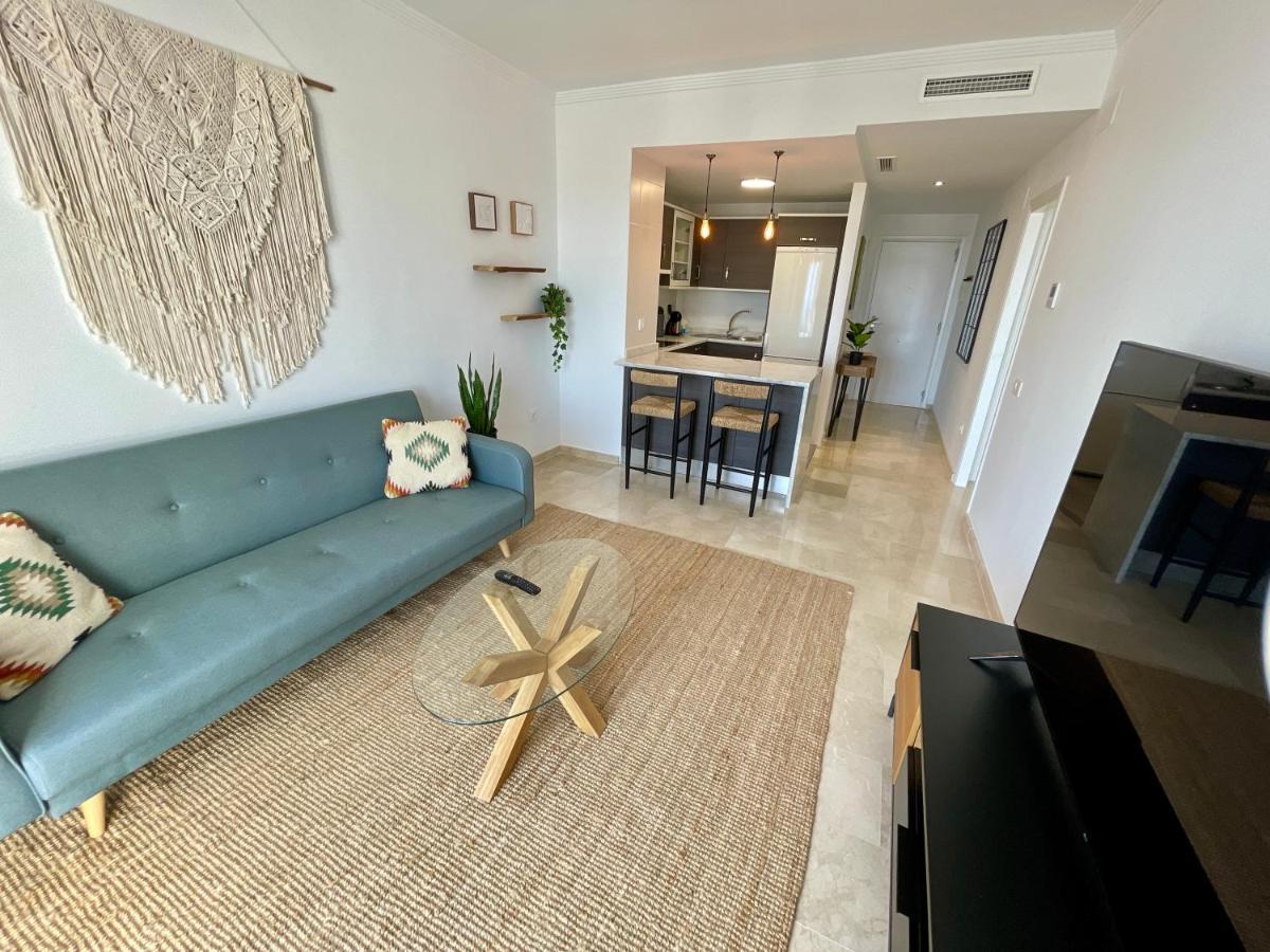 Hill Sea View Apartment Манилва Экстерьер фото